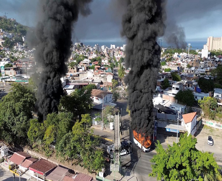 carla2 Destino turístico internacional é tomado por violência, incêndios e bloqueios após morte de líder do narcotráfico e escancara fragilidade da segurança no México