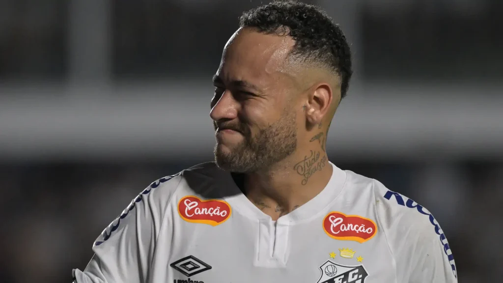 Neymar preocupa Seleção, mas Santos envia exames à CBF e mantém esperança de recuperação para a Copa do Mundo
