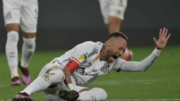 Santos detalha exames de Neymar enviados à CBF e aumenta esperança da torcida brasileira para ver o craque recuperado a tempo da Copa do Mundo 2026
