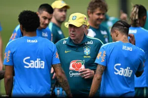 Ancelotti surpreende na definição da lateral da Seleção Brasileira e indica Danilo e Alex Sandro como titulares