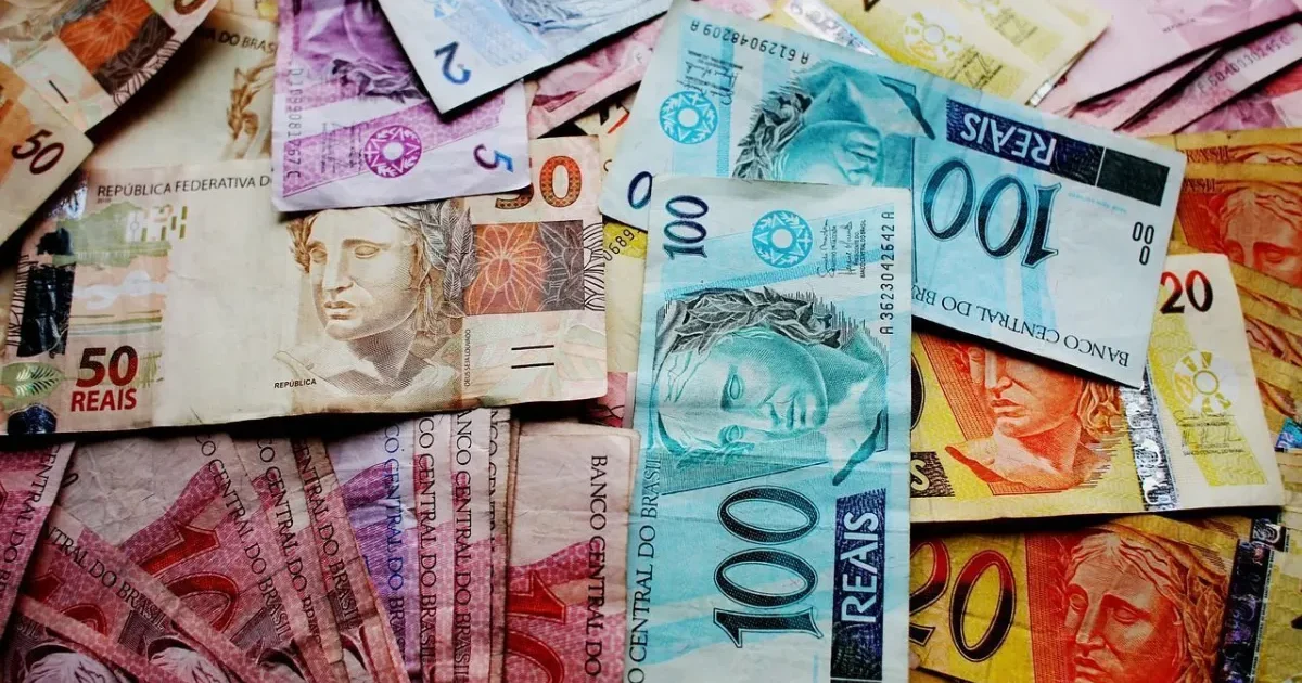 Renda média no trimestre até abril de 2026 é a 2ª maior da série, diz IBGE