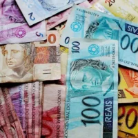 Renda média no trimestre até abril de 2026 é a 2ª maior da série, diz IBGE
