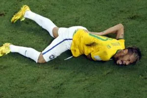 Fratura que Tirou o Craque Neymar Jn. da Copa de 2014