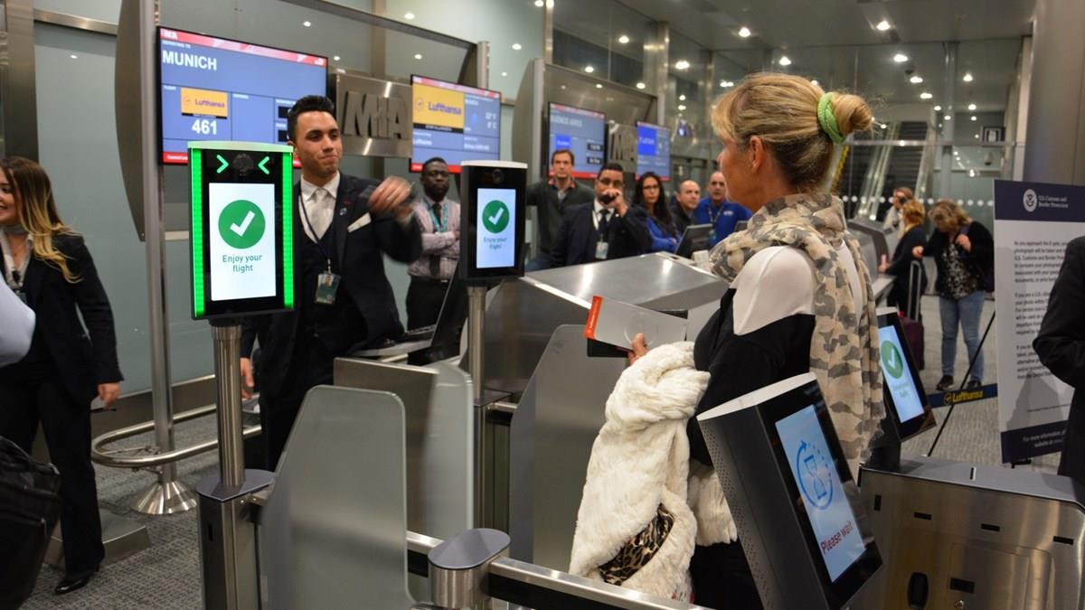 Governo lança política para padronizar biometria em portos e aeroportos e promete embarque mais seguro e ágil